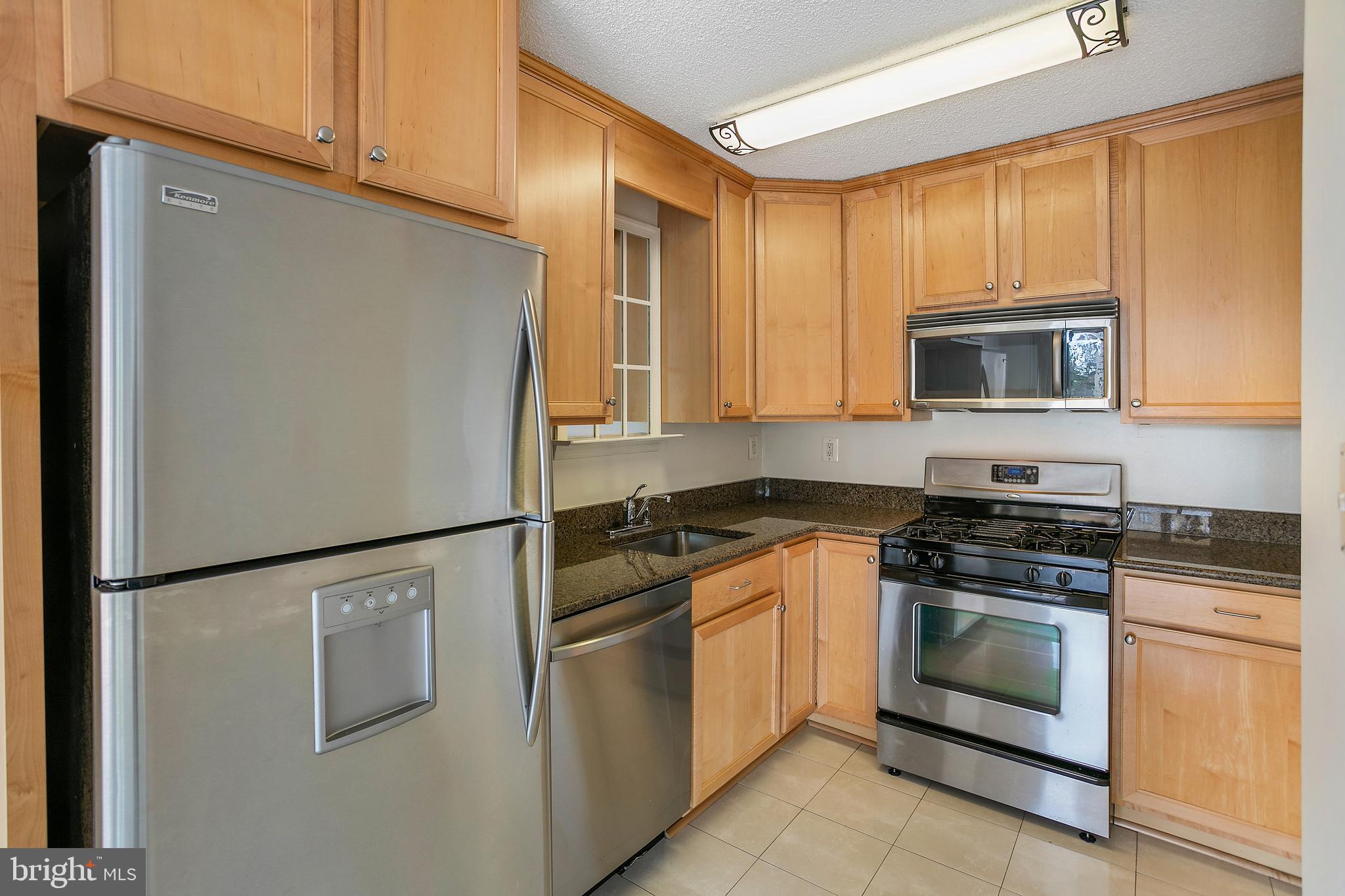 PROMENADE TOWERS - Residential