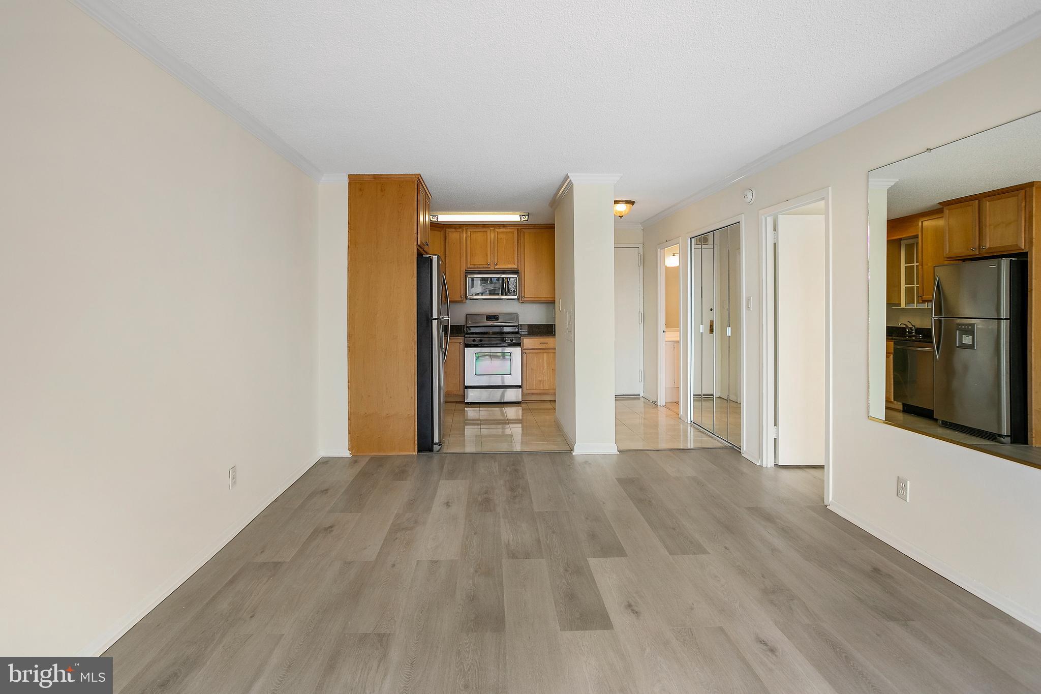 PROMENADE TOWERS - Residential