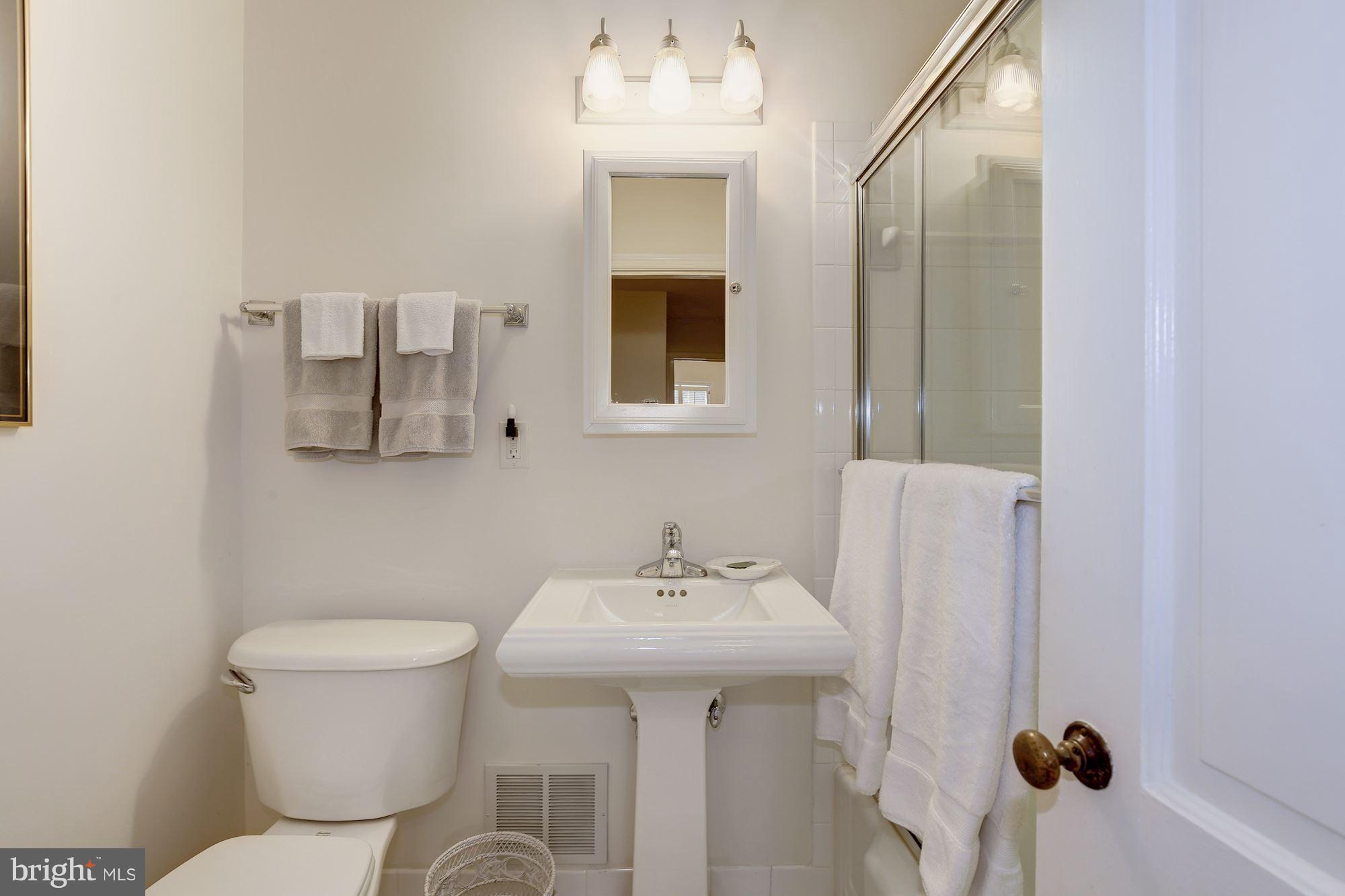 WESTMORELAND HILLS - Residential