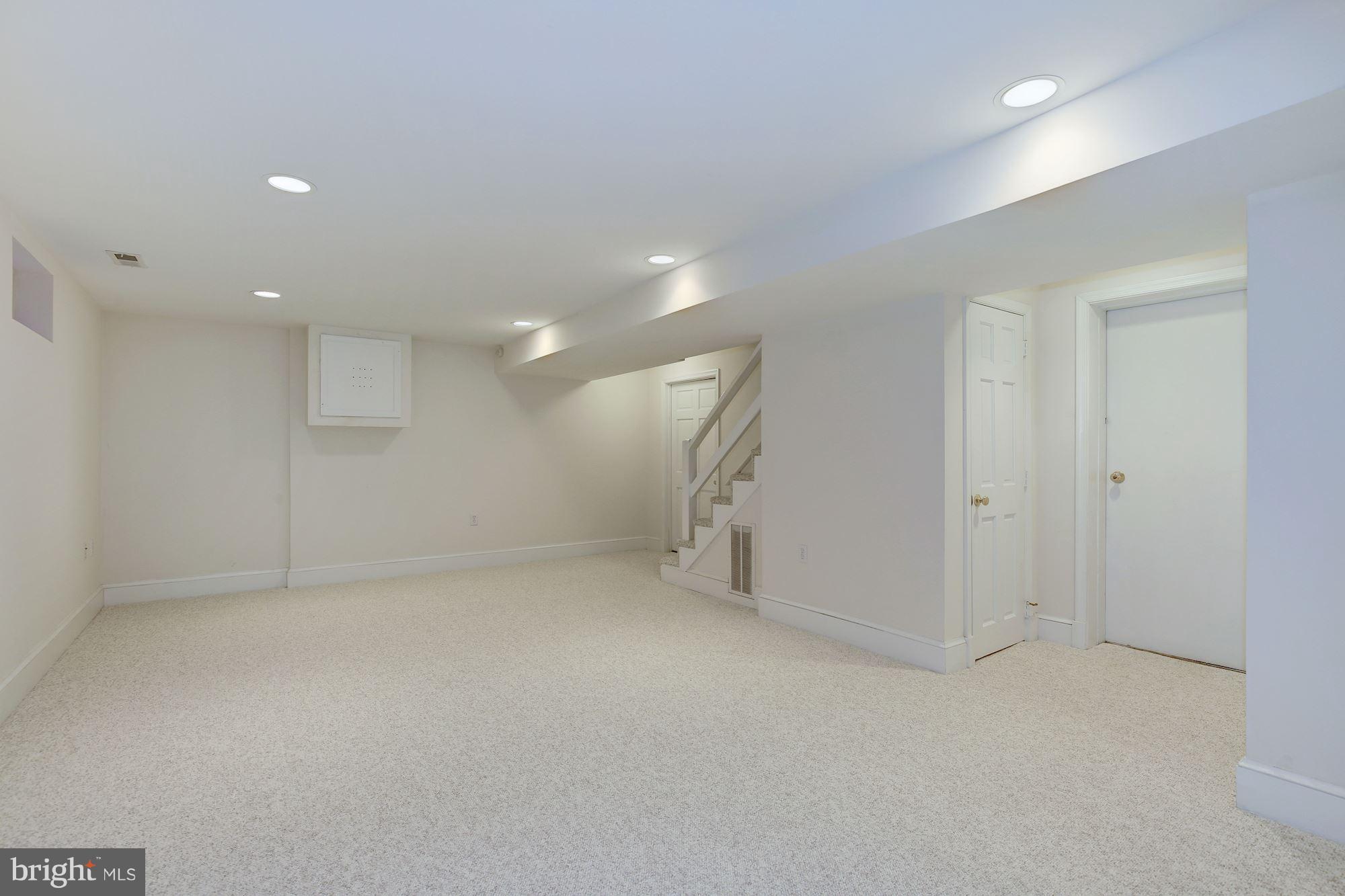 WESTMORELAND HILLS - Residential