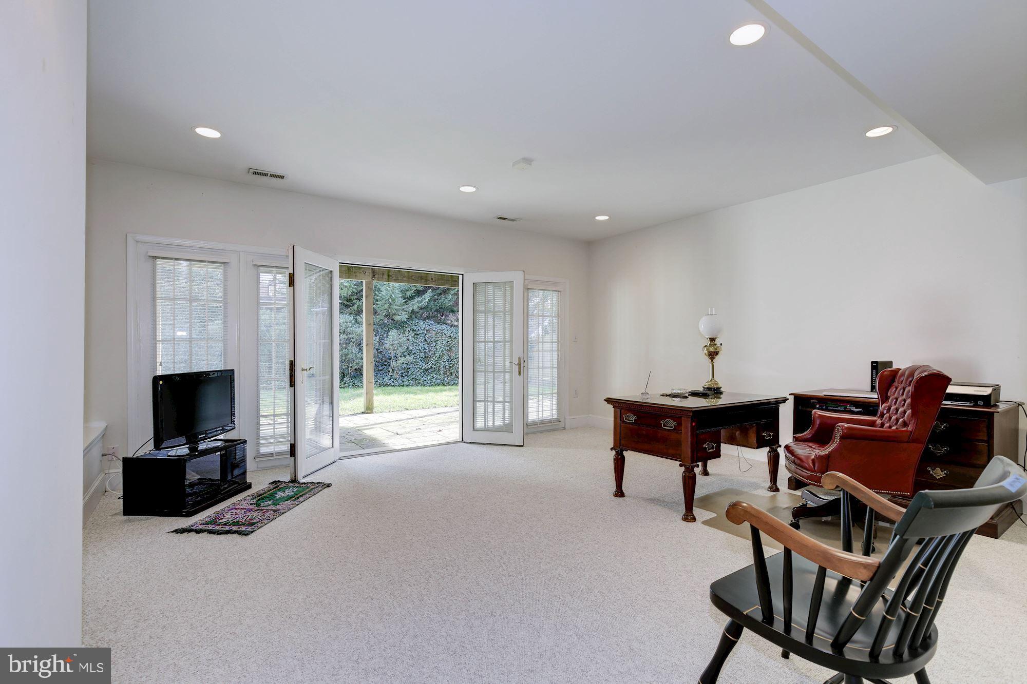 WESTMORELAND HILLS - Residential