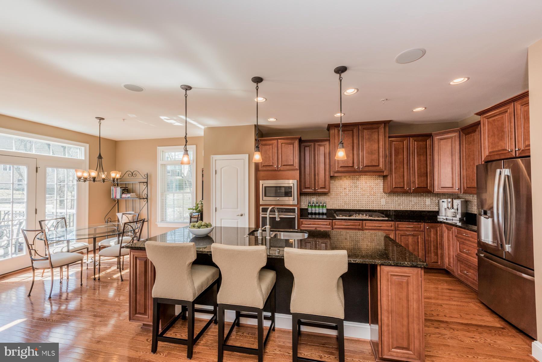 AUTUMN RIVER - Residential