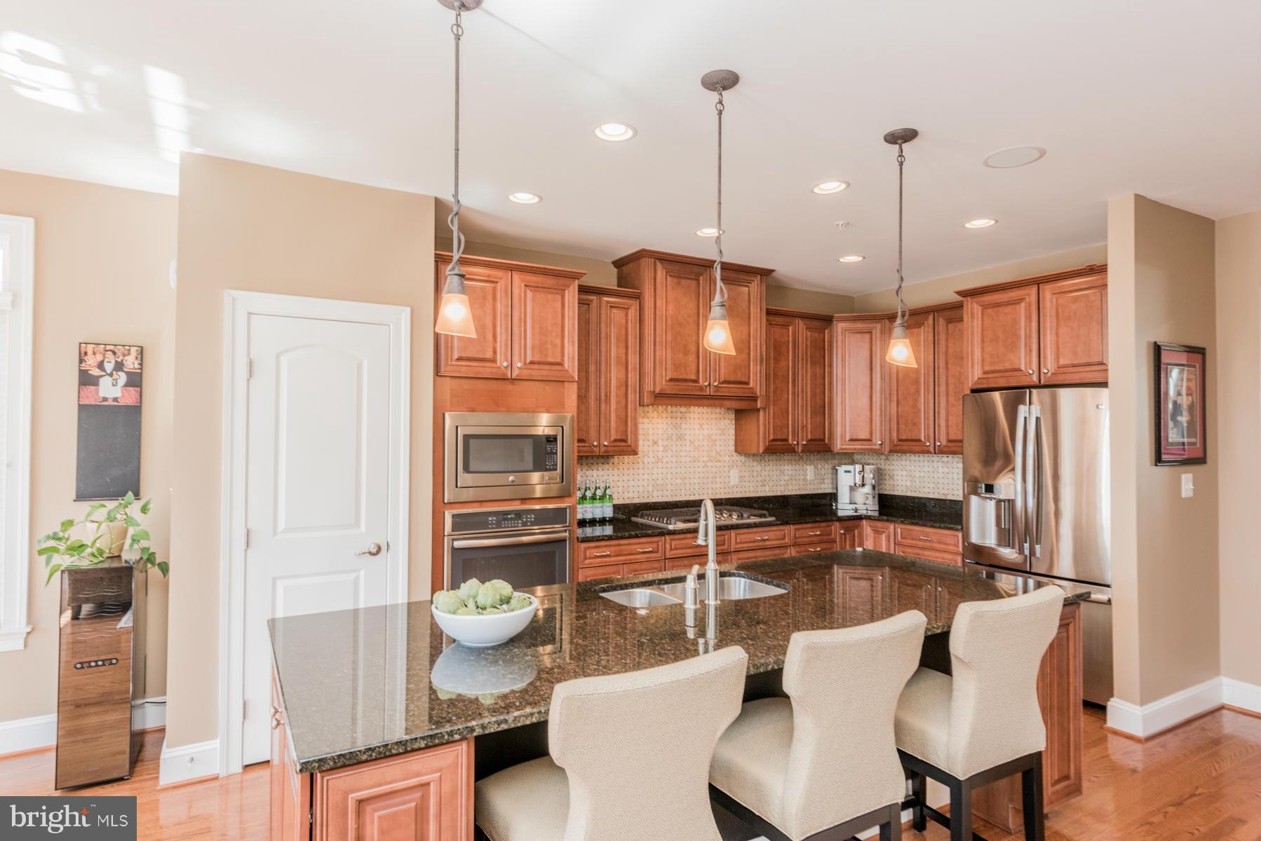 AUTUMN RIVER - Residential