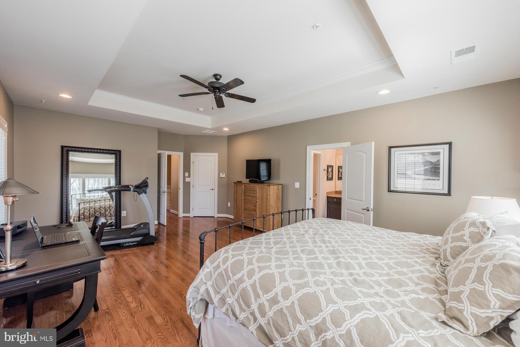 AUTUMN RIVER - Residential