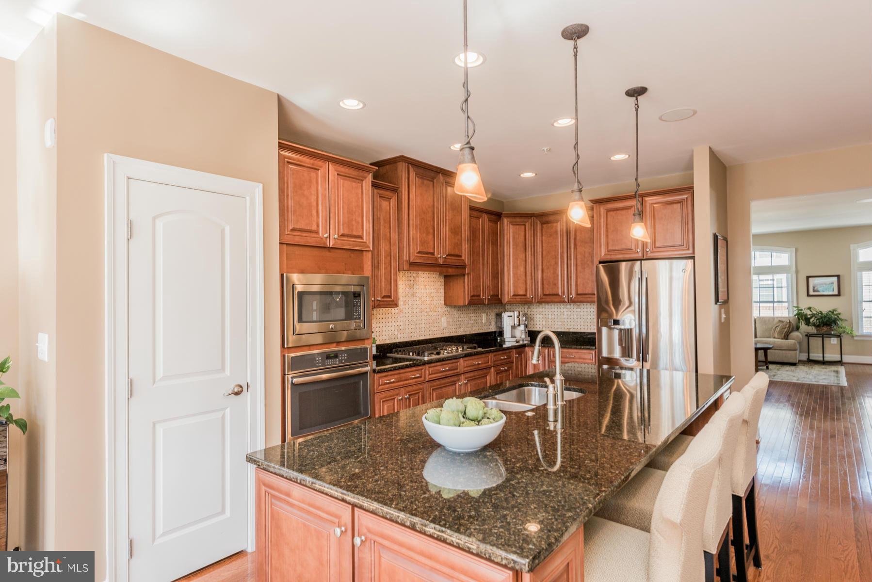 AUTUMN RIVER - Residential