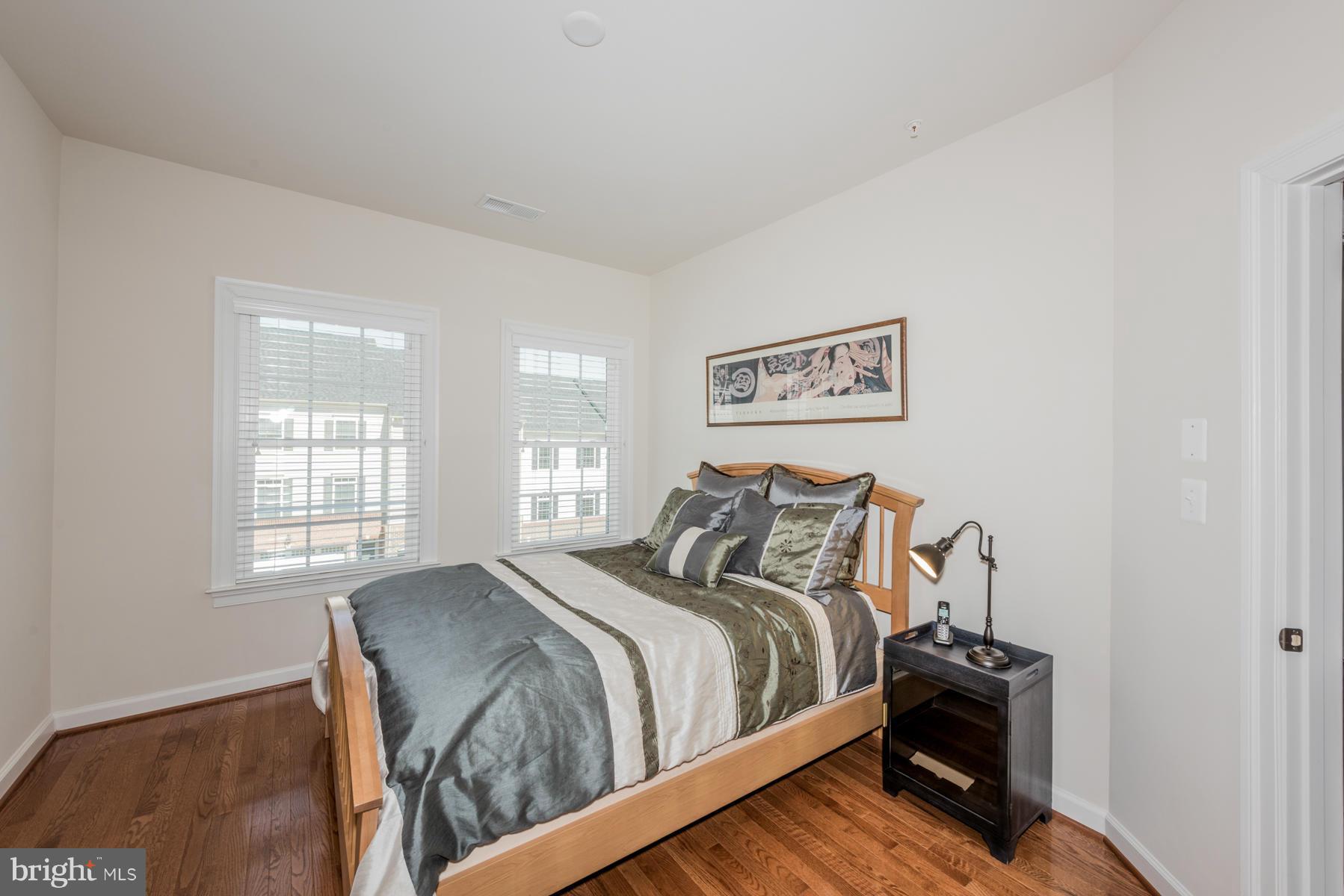 AUTUMN RIVER - Residential