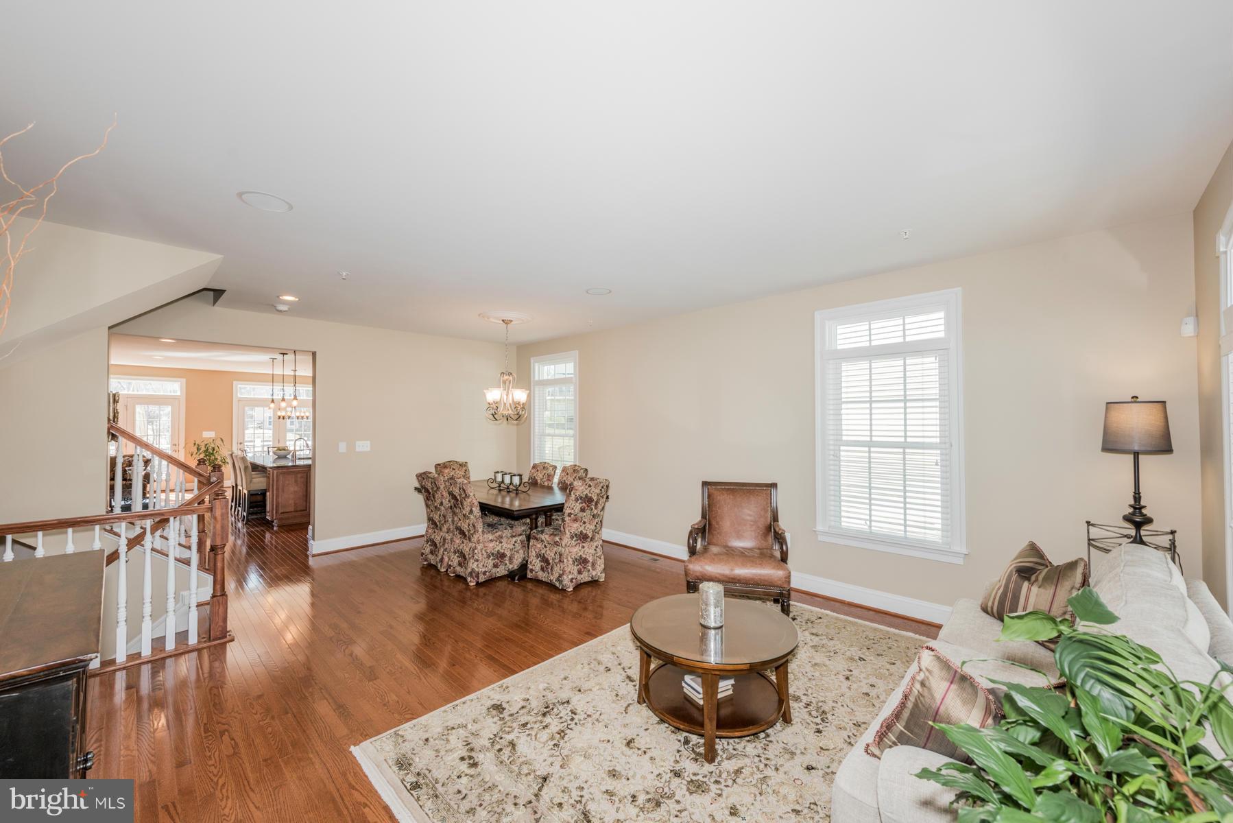 AUTUMN RIVER - Residential