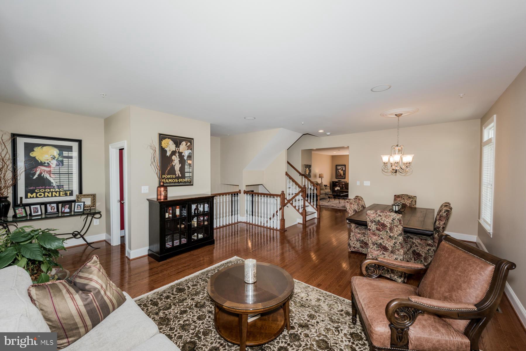 AUTUMN RIVER - Residential