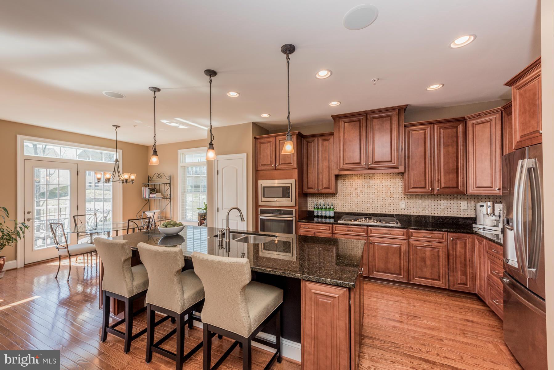 AUTUMN RIVER - Residential