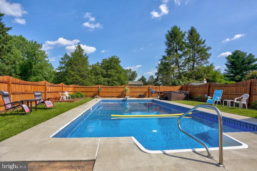 PINE HILL ESTATES - Residential