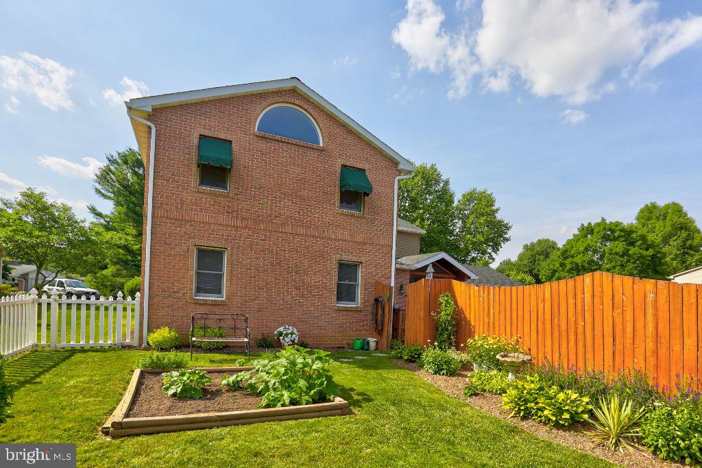 PINE HILL ESTATES - Residential