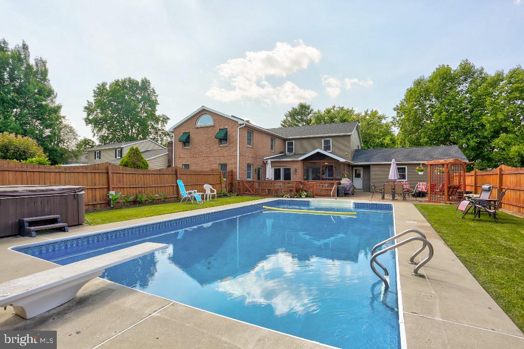 PINE HILL ESTATES - Residential