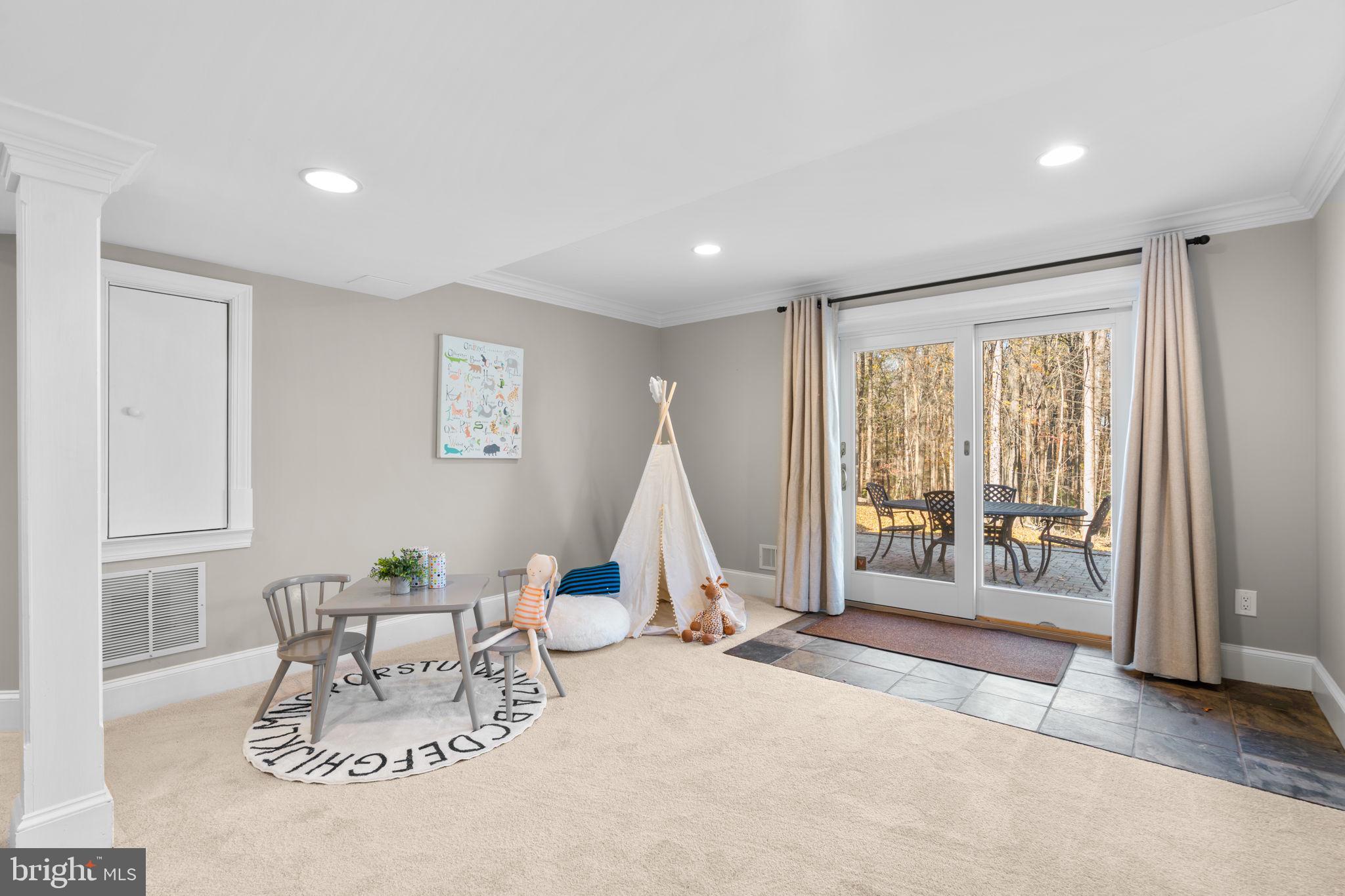 VILLAGE OF HICKORY RIDGE - Residential