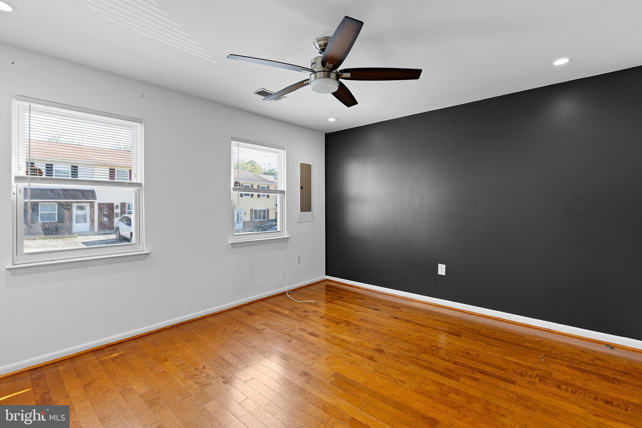 4 MARGIT LANE