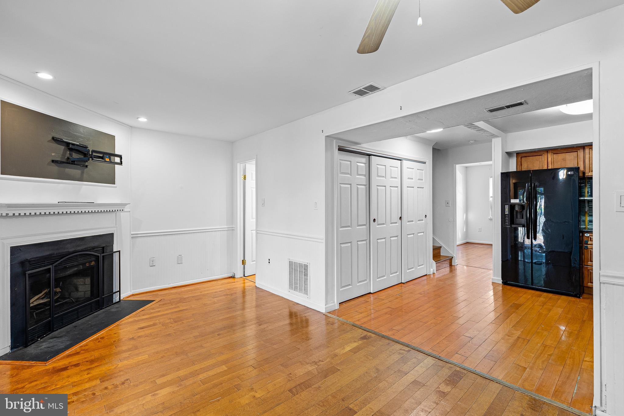 4 MARGIT LANE