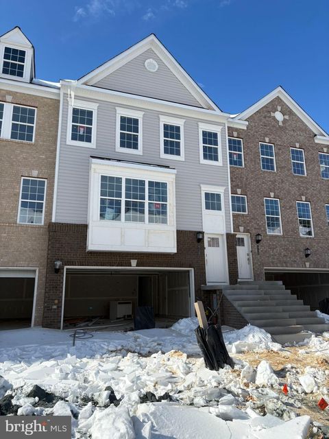 1718 WATER CROSSING RD PIKESVILLE MD 21208