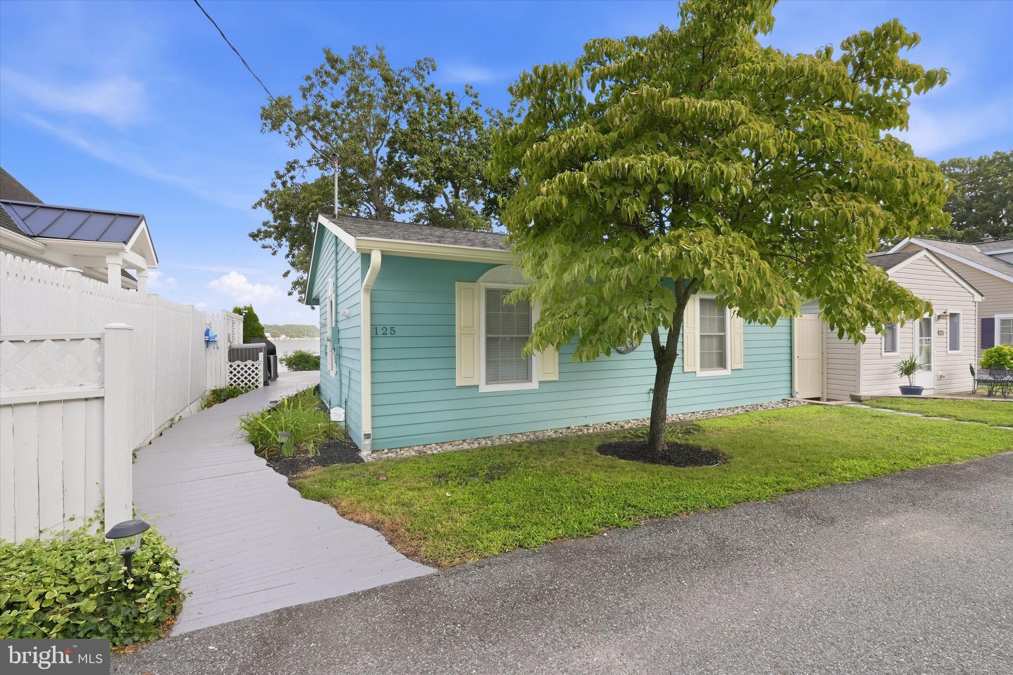 125 ELKSIDE ROAD