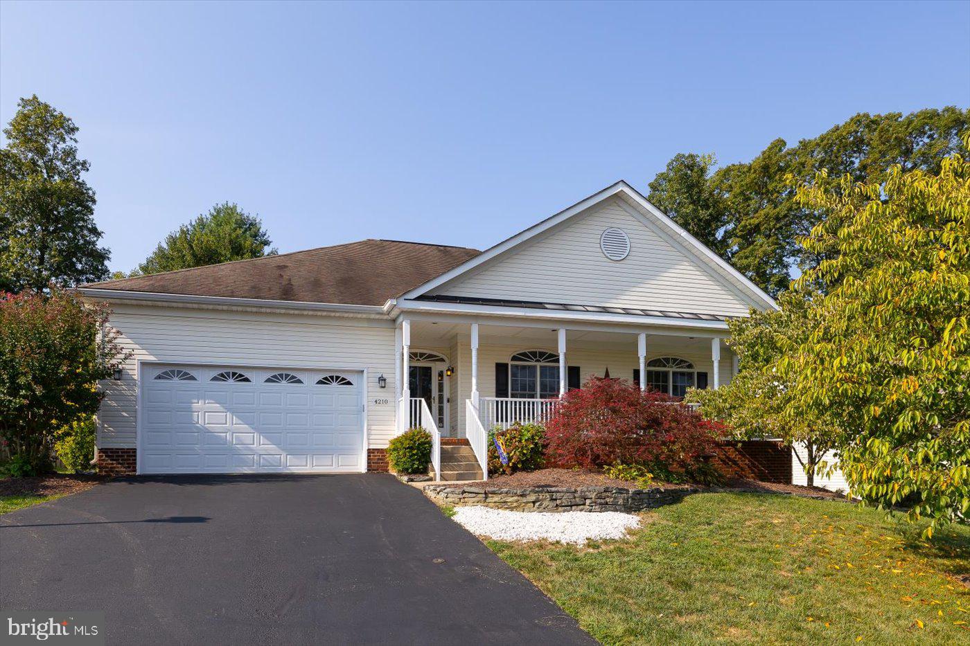 STONEHAVEN AT LEE'S HILL - Residential