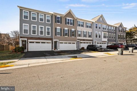 Townhouse For Sale - 9142 Wyche Knoll Lane<br/> MANASSAS, VA 20110