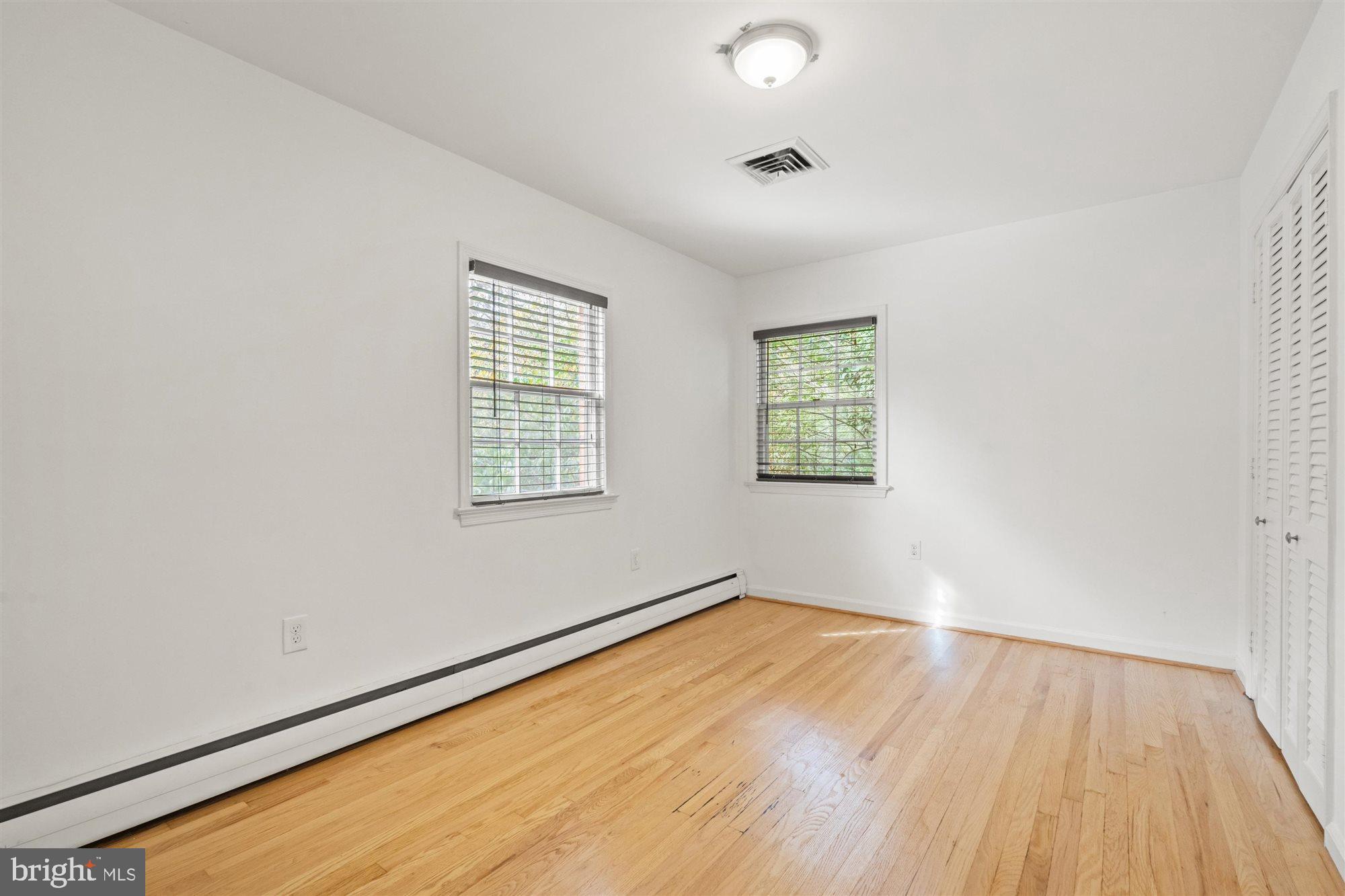 KENSINGTON - Residential