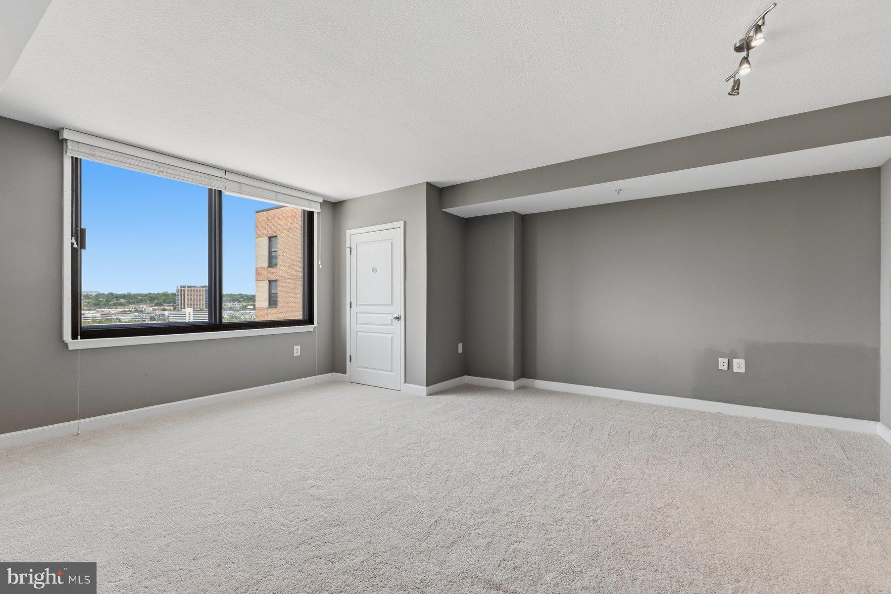 2451 MIDTOWN AVENUE 1520