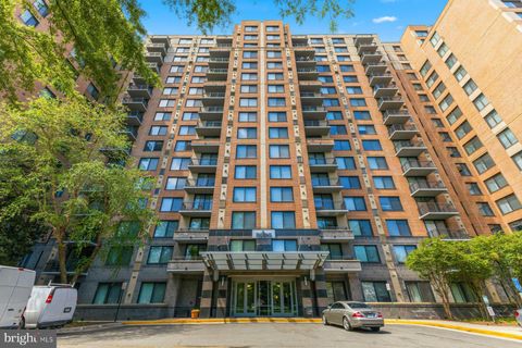 Photo of 2451 Midtown Avenue #1520, ALEXANDRIA, VA 22303 (MLS # VAFX2304986)