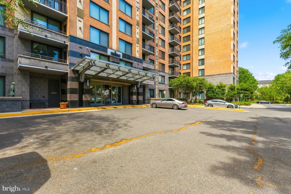 Photo of 2451 Midtown Avenue #1520, ALEXANDRIA, VA 22303 (MLS # VAFX2304986)