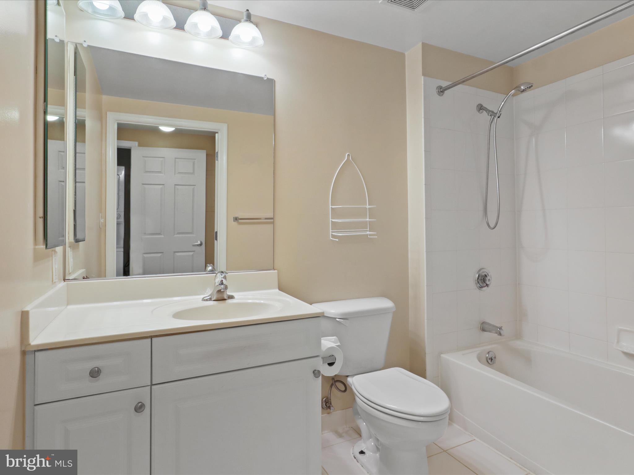 WILTON HOUSE - Residential Lease