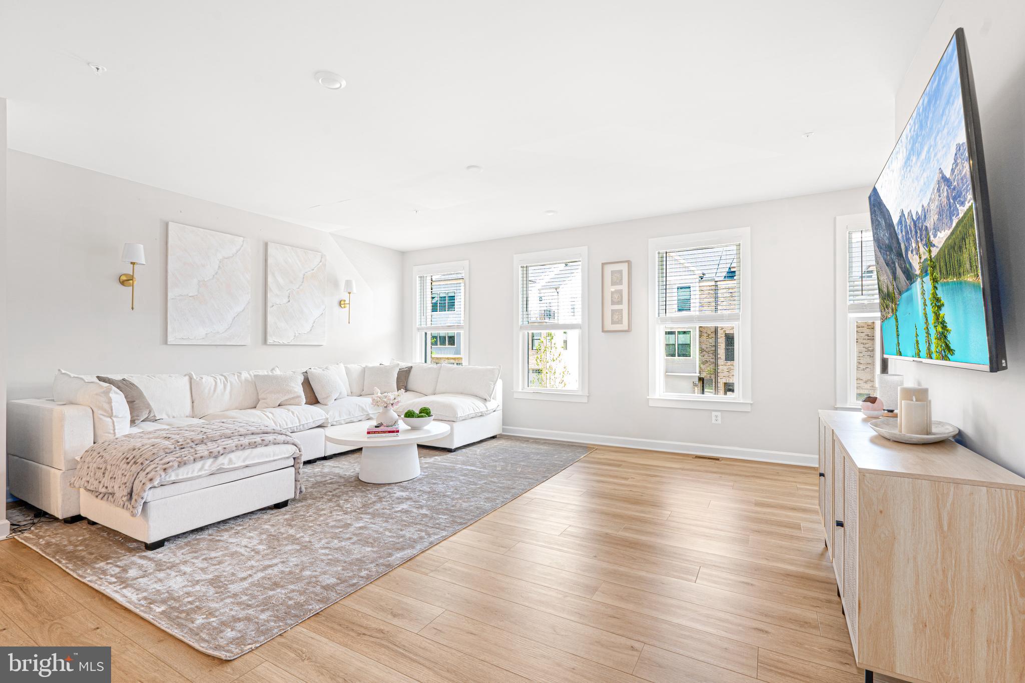 LONGVIEW RIDGE - Residential Lease