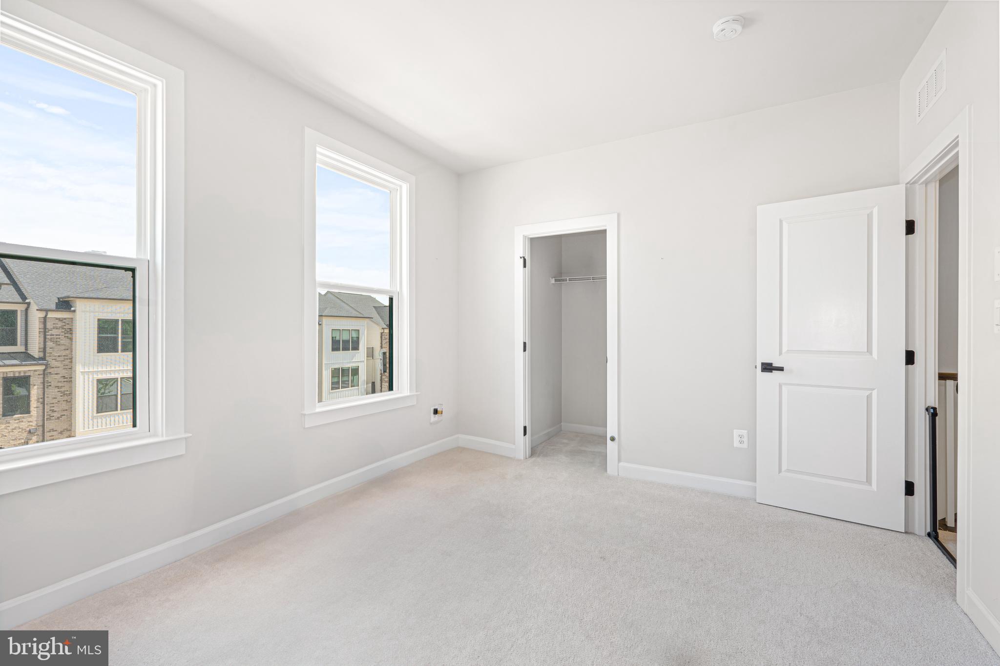 LONGVIEW RIDGE - Residential Lease