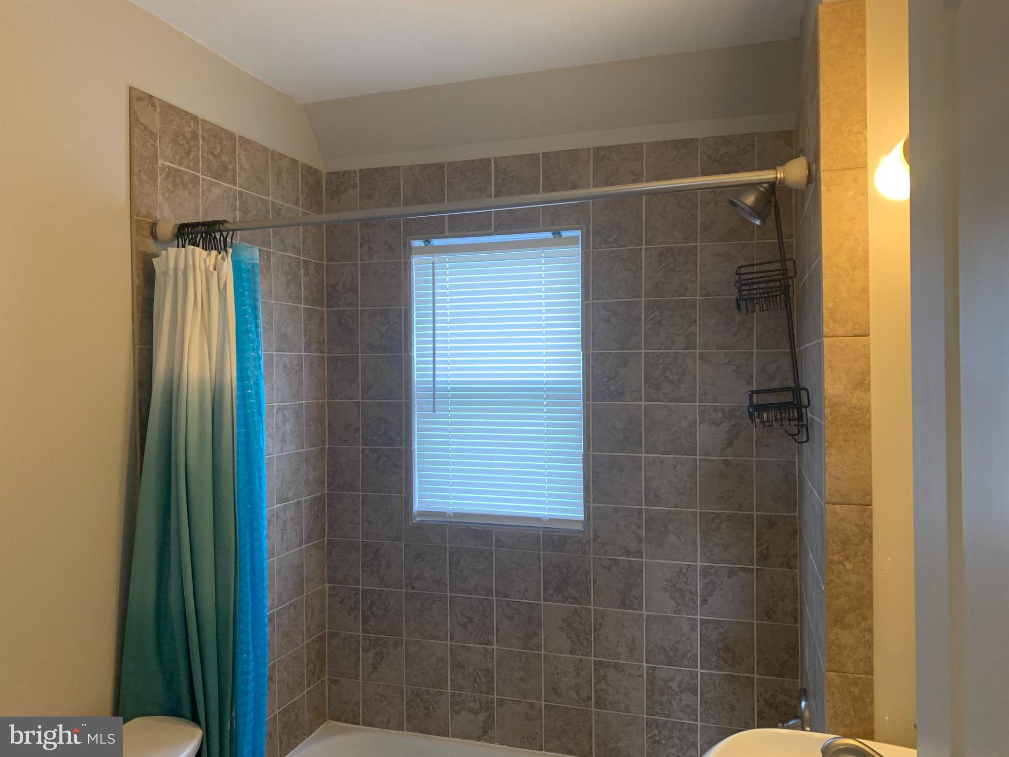 METROPOLITAN HOMES - Residential Lease