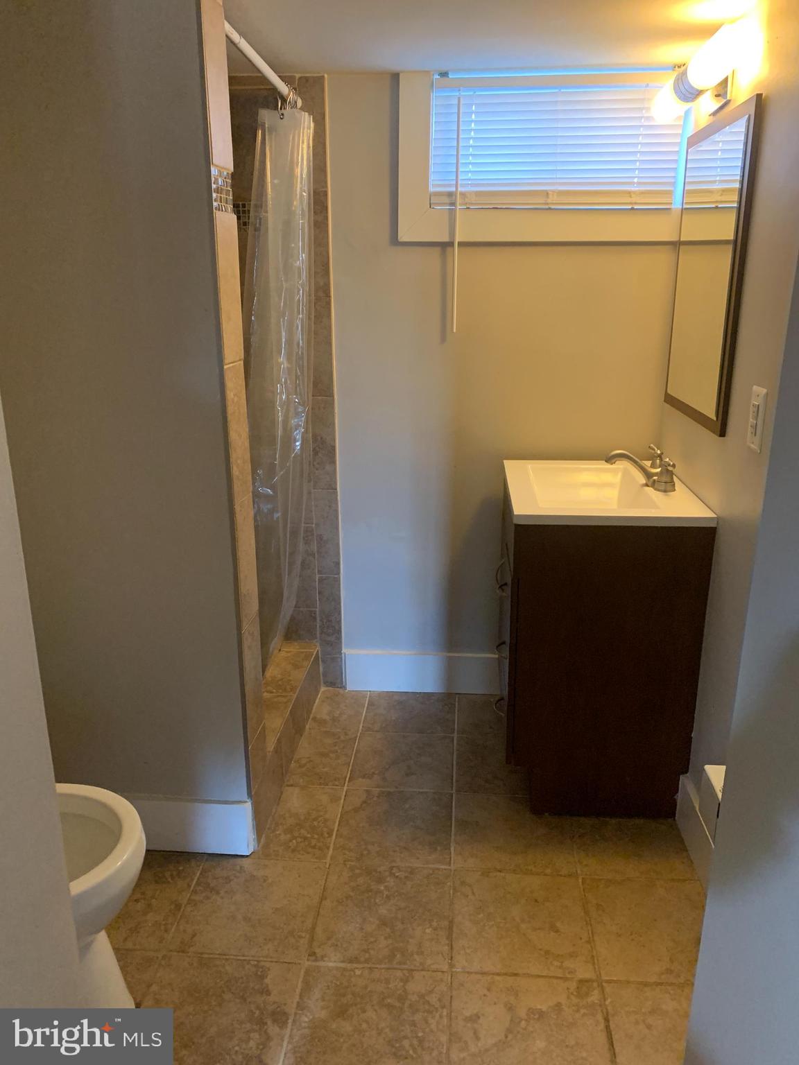 METROPOLITAN HOMES - Residential Lease