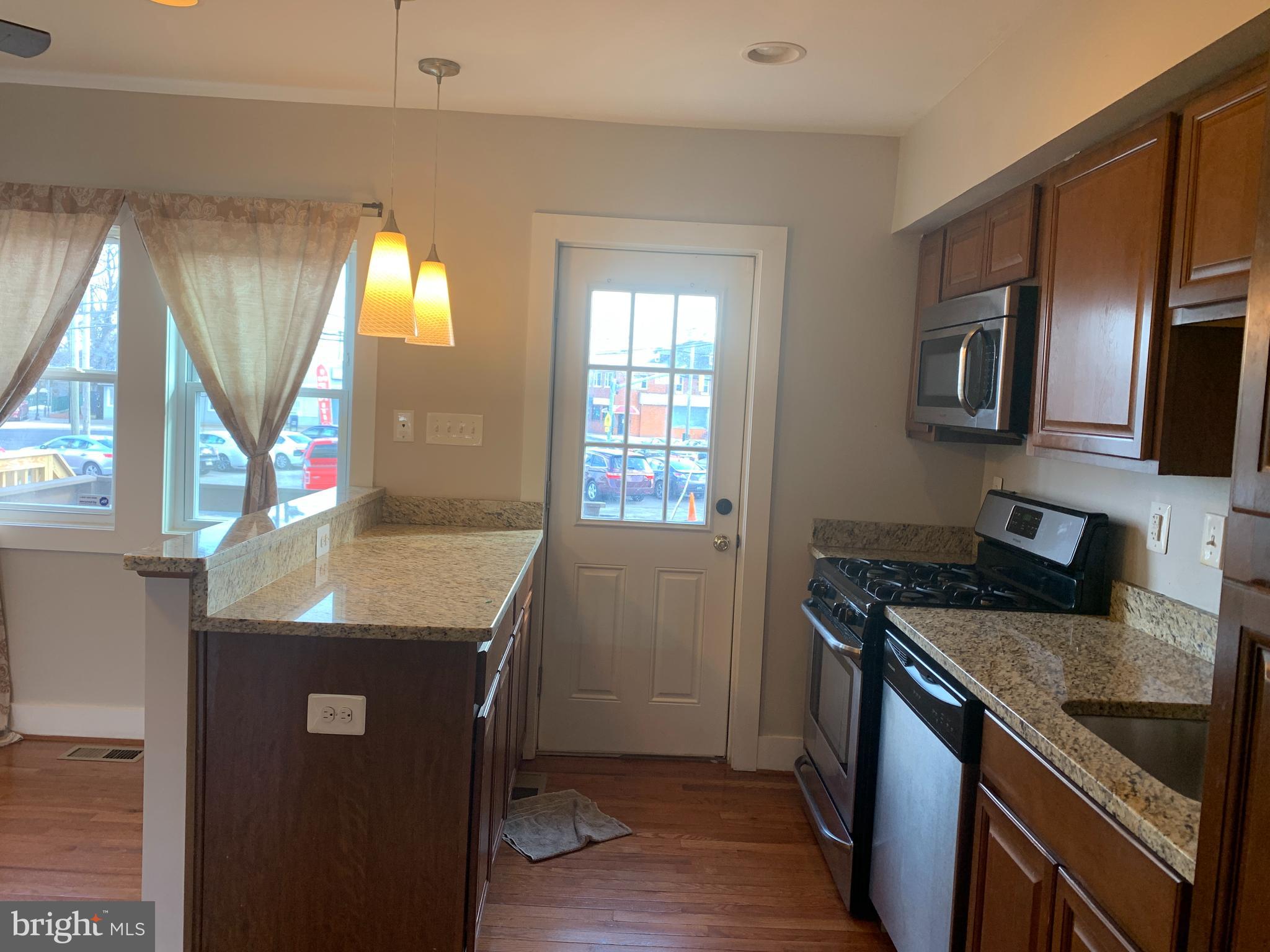 METROPOLITAN HOMES - Residential Lease