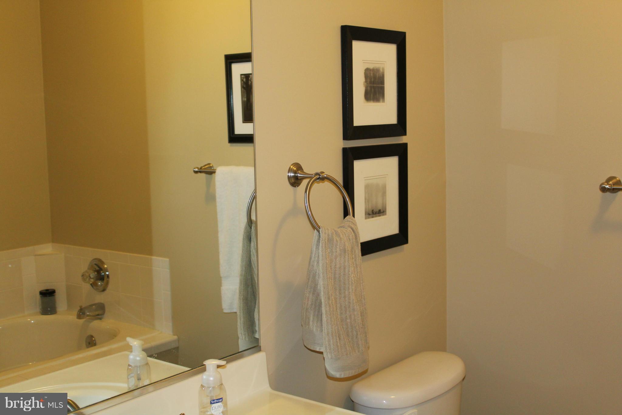 LAKE CAROLINE - Residential