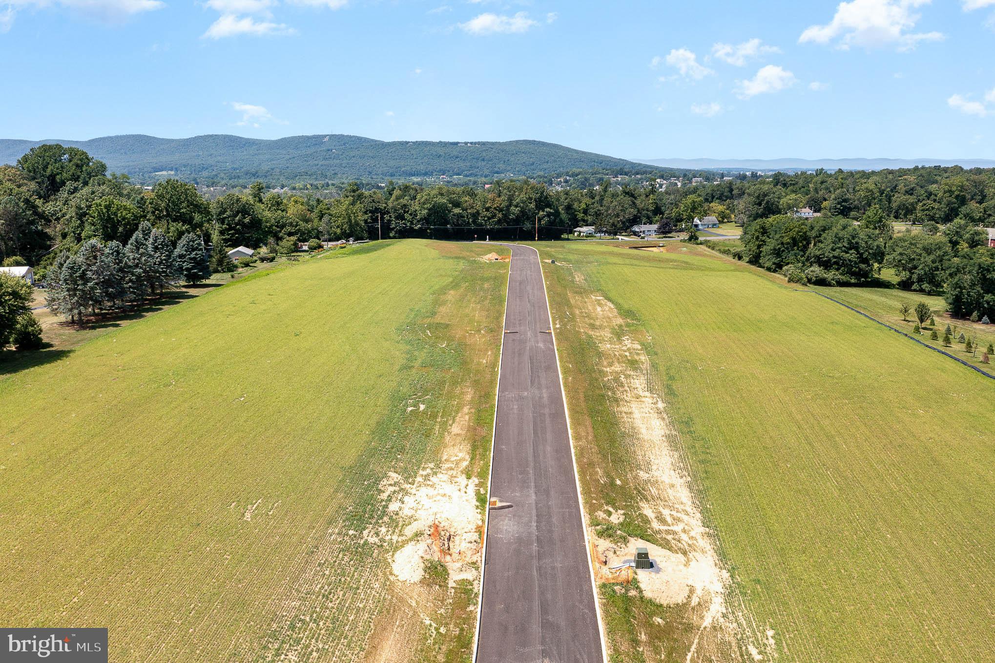 FIELDSTONE CREST - Land