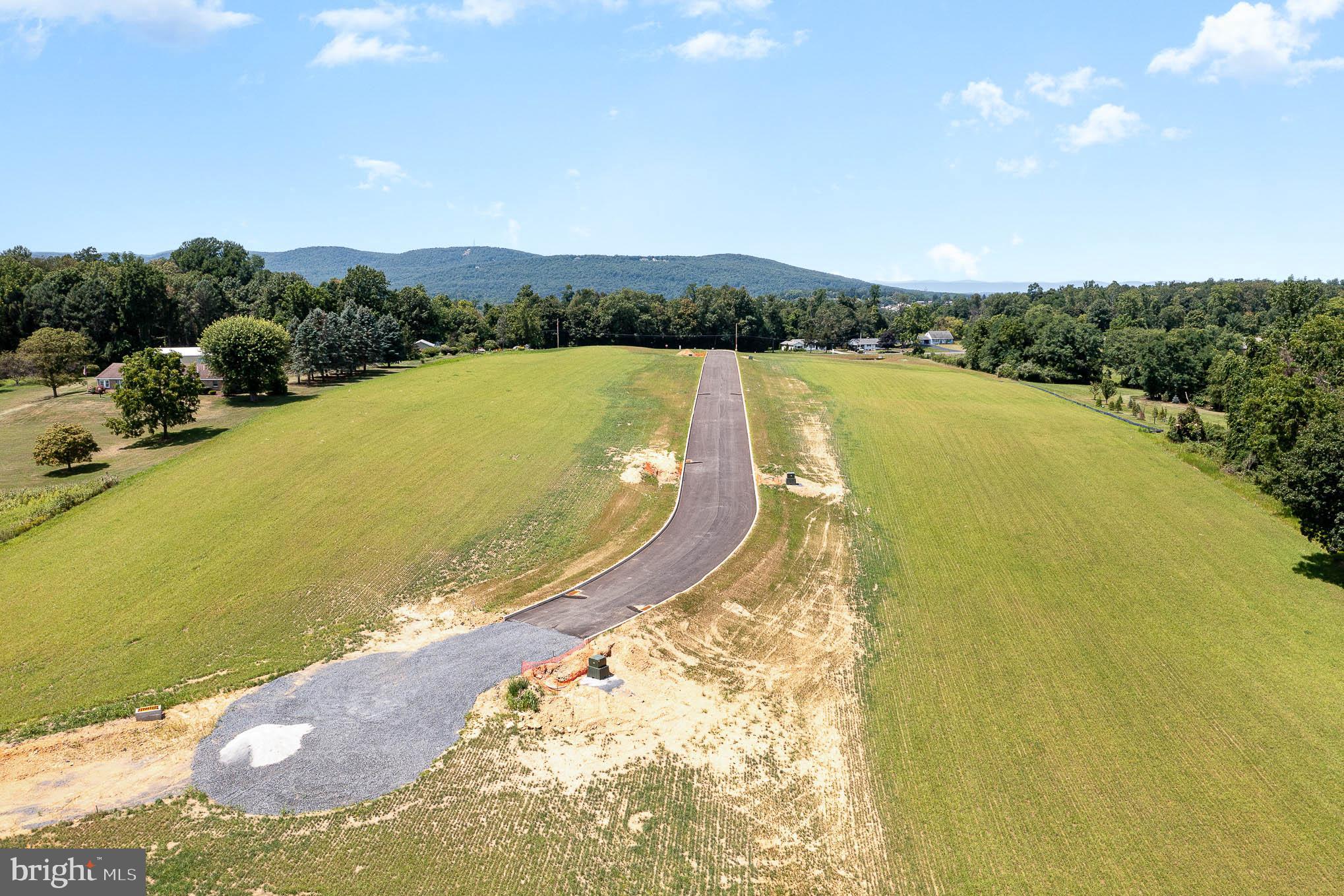 FIELDSTONE CREST - Land