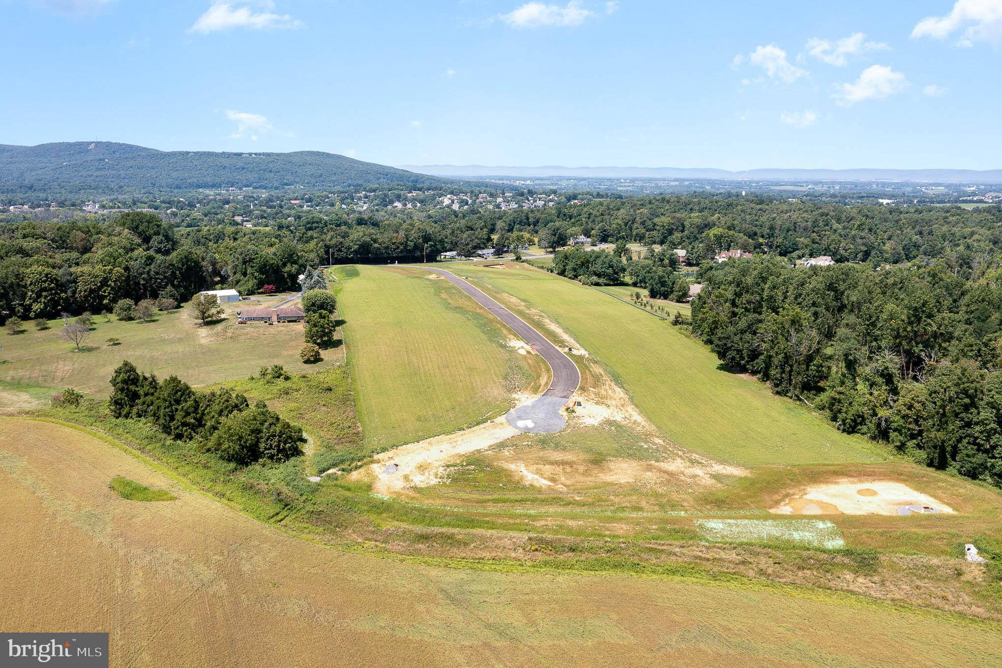 FIELDSTONE CREST - Land