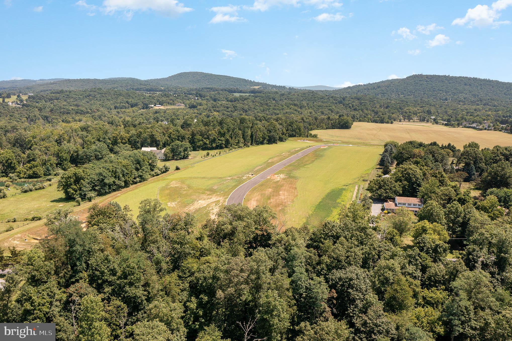 FIELDSTONE CREST - Land
