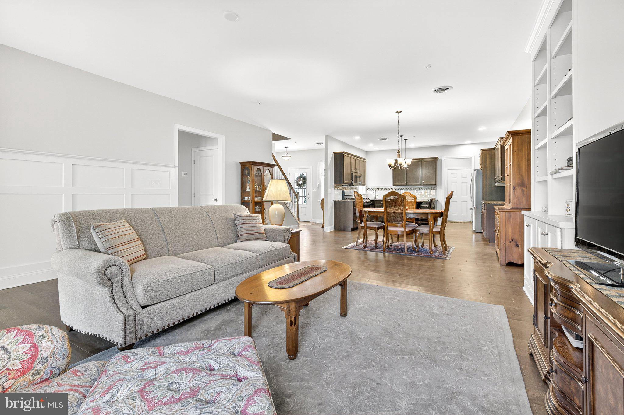 349 PIN OAK DRIVE