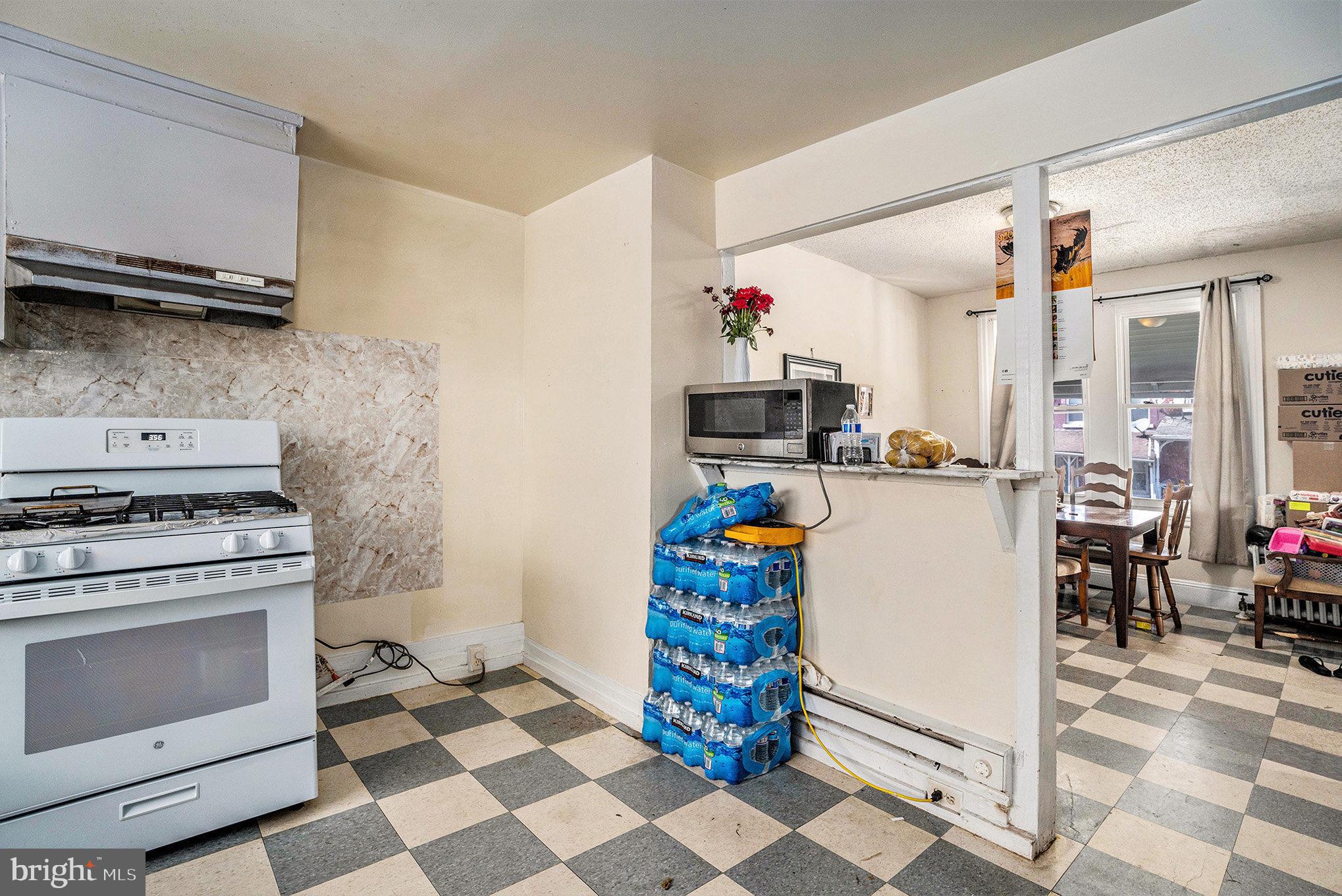 NORRISTOWN - Residential