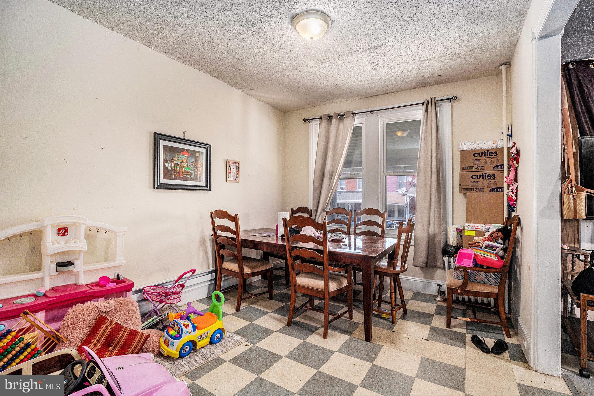 NORRISTOWN - Residential