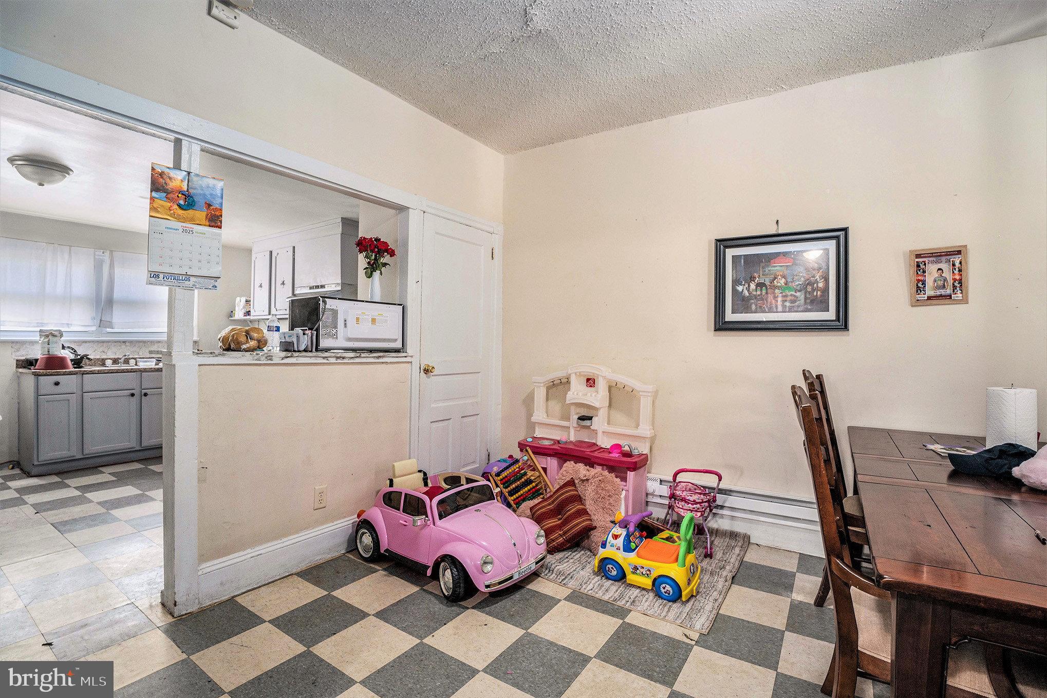 NORRISTOWN - Residential