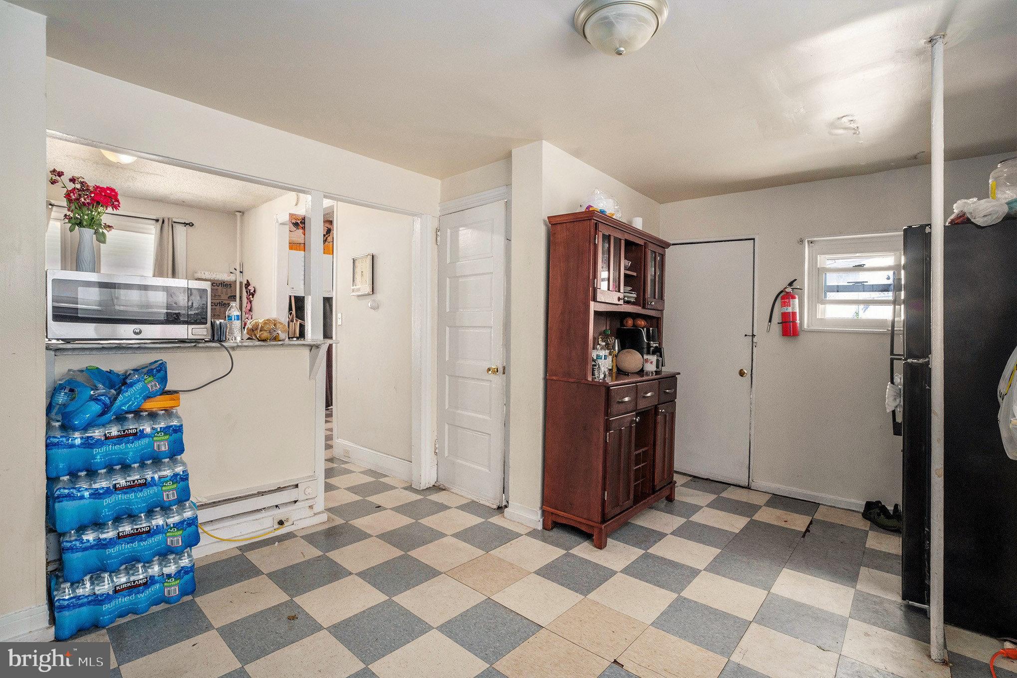 NORRISTOWN - Residential