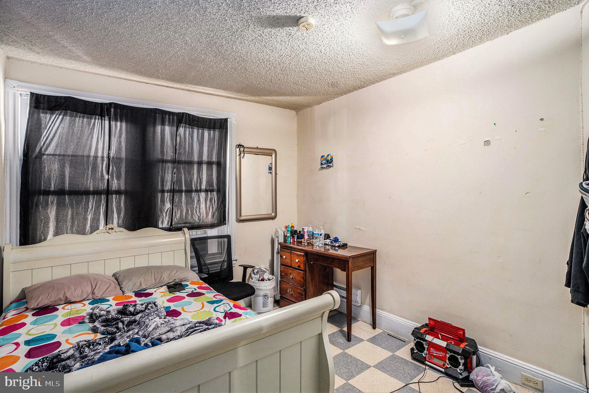 NORRISTOWN - Residential