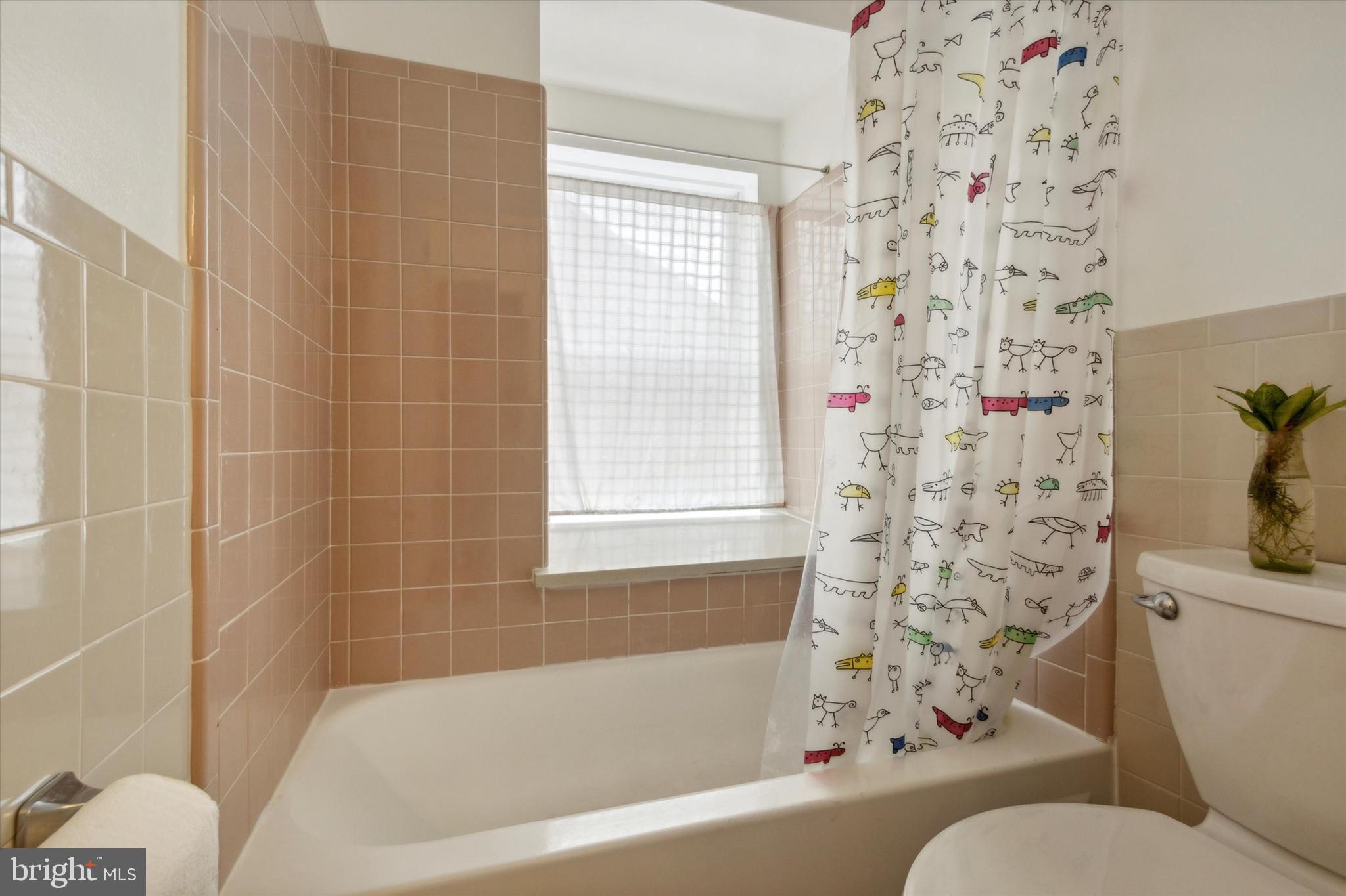 CENTER CITY - Residential Income