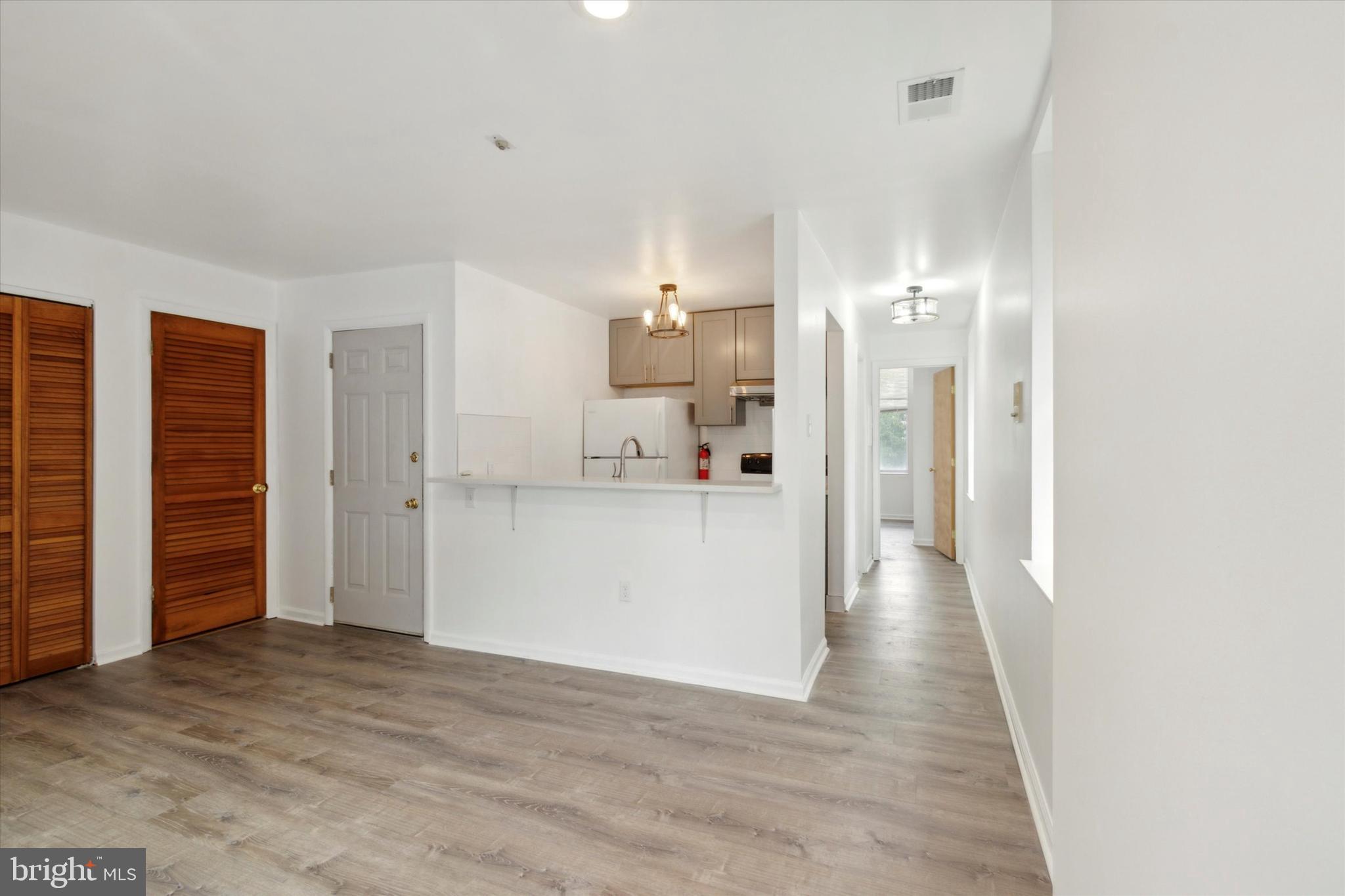 CENTER CITY - Residential Income