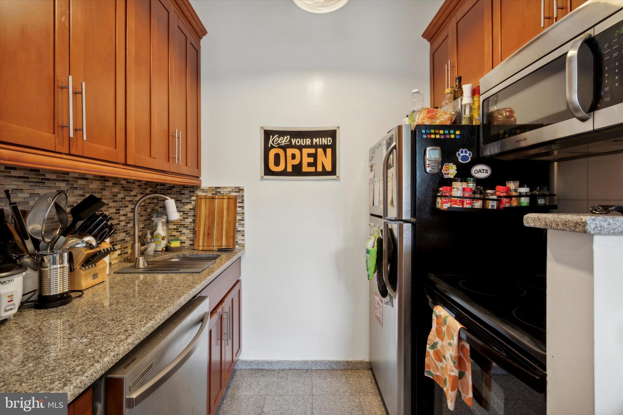 CENTER CITY - Residential Income