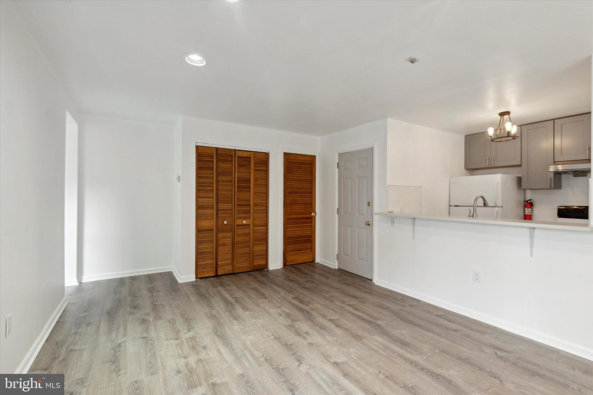 CENTER CITY - Residential Income