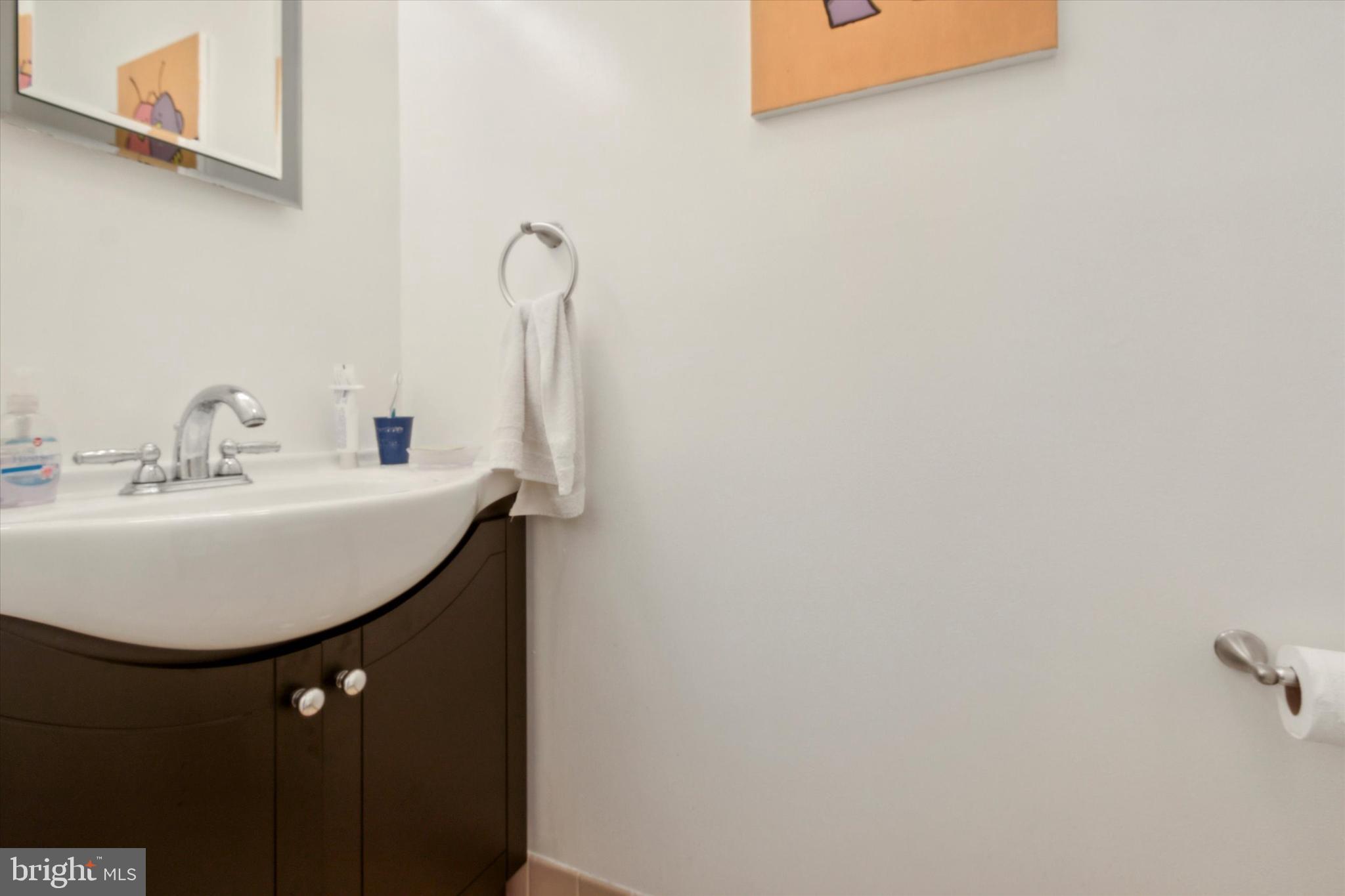 CENTER CITY - Residential Income