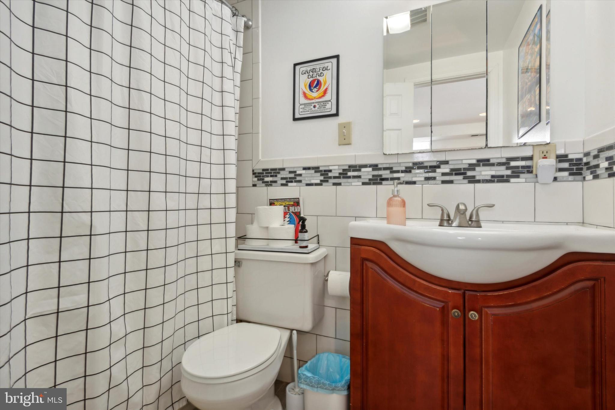 CENTER CITY - Residential Income